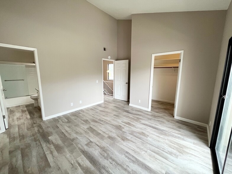 Building Photo - 837 Maria Ln