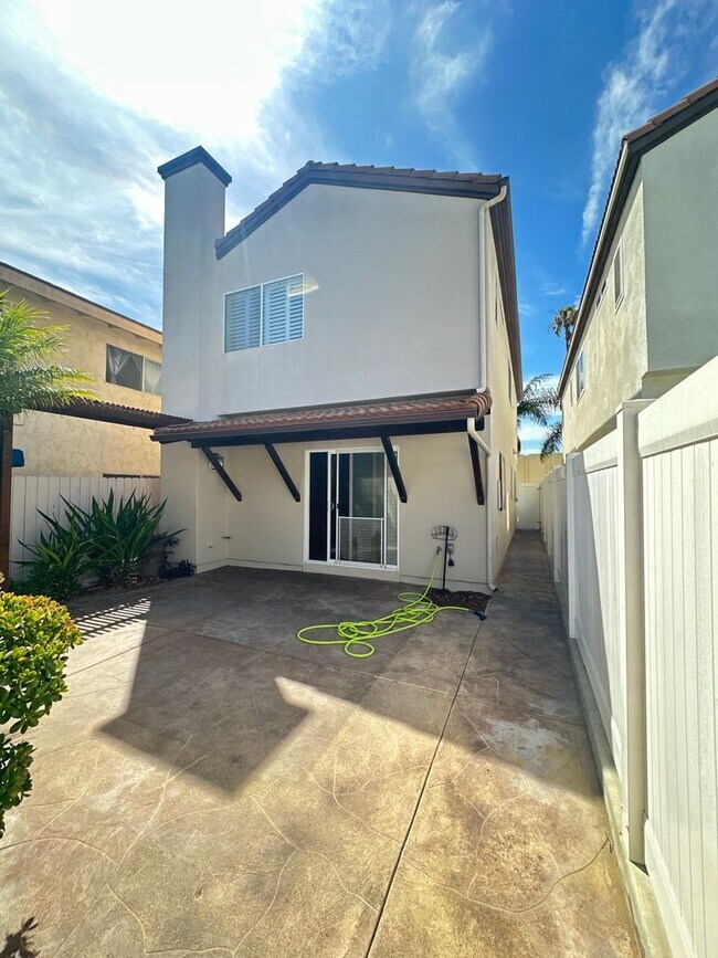 Building Photo - Downtown Huntington Beach - Beachfront Gorgeous Home - Stunning Remodel!!!