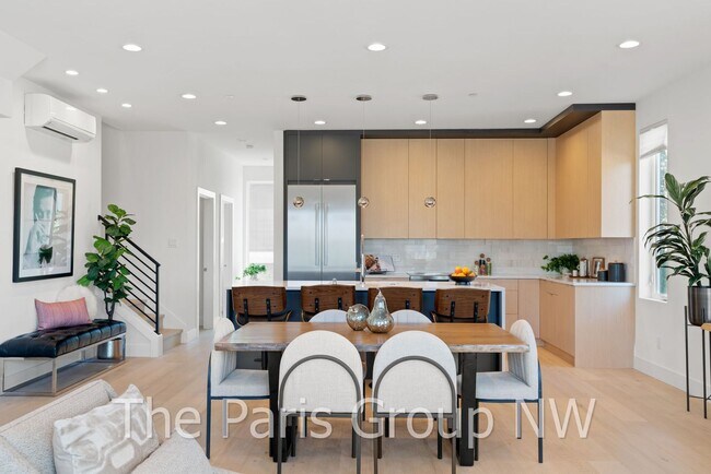 Building Photo - Stunning 2024 Built Downtown Kirkland Luxe Home for Rent! 3br/3.5ba/2410sf