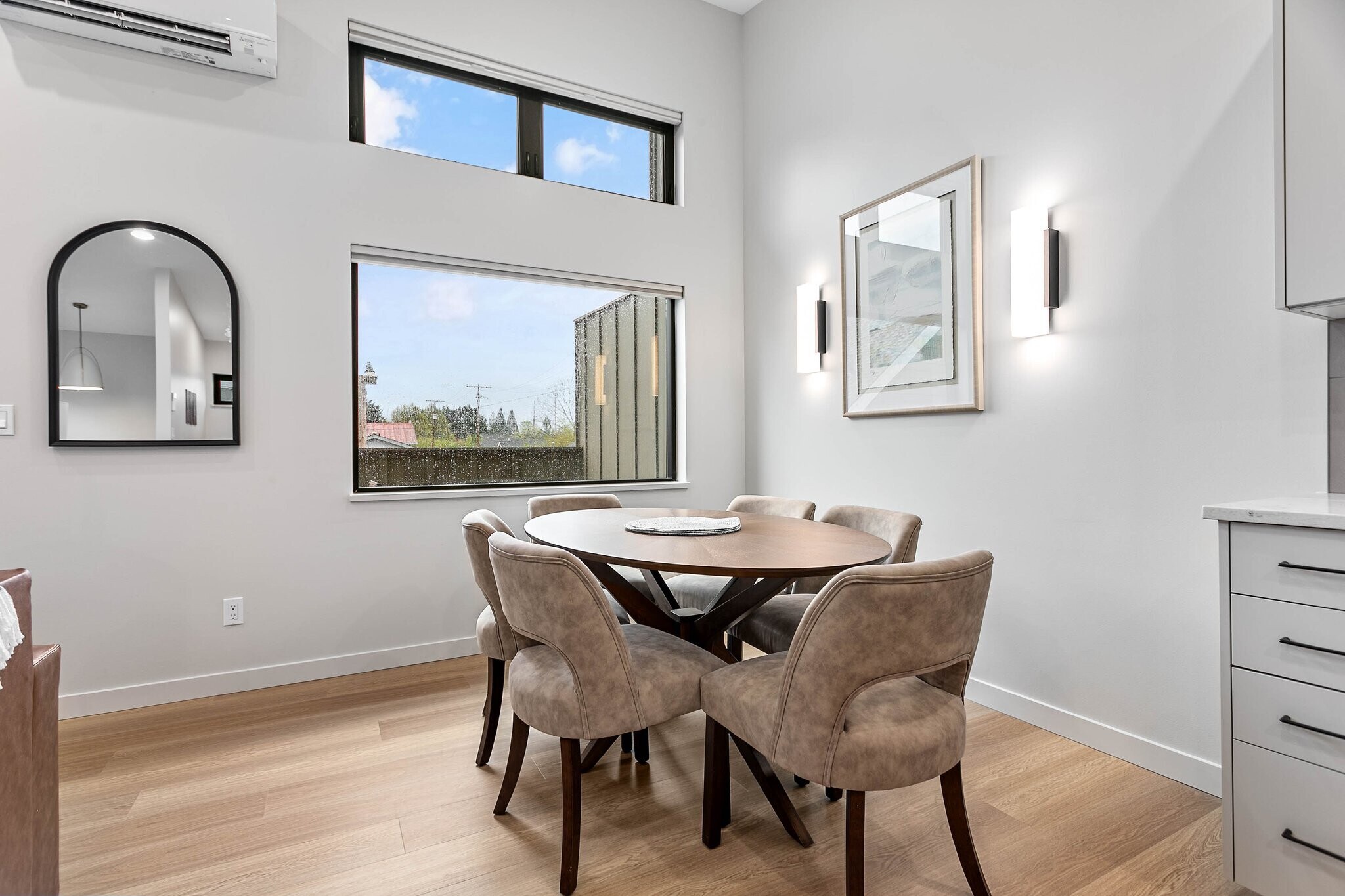 Building Photo - 2517 Vallette St