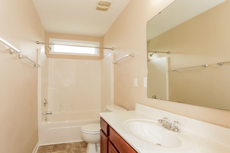 Building Photo - 4002 Chimney Wood Trail
