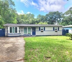 Building Photo - 901 Lucerne Ave