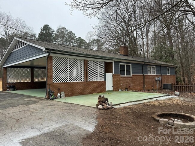 Building Photo - 4488 Giles Ave