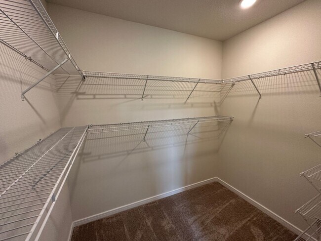 Building Photo - Stunning 4/2 close to Lake Nona!!