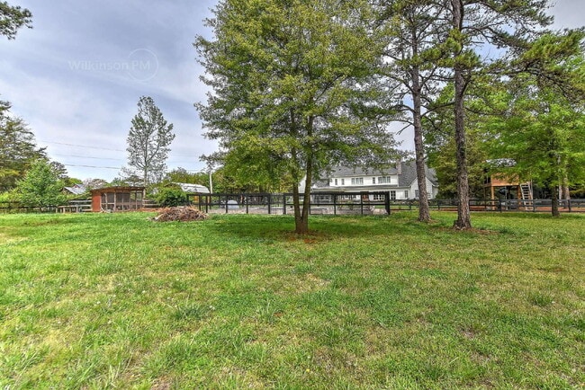 Building Photo - One of the Finest Fully-Furnished Luxury Estates in Marvin, "Architectural Digest" Caliber, for t...