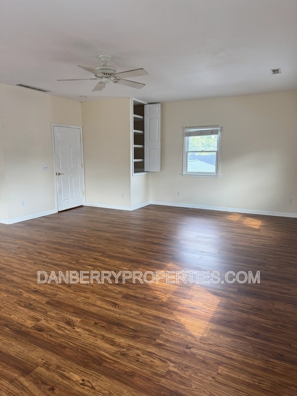 Building Photo - 808 Buckley St