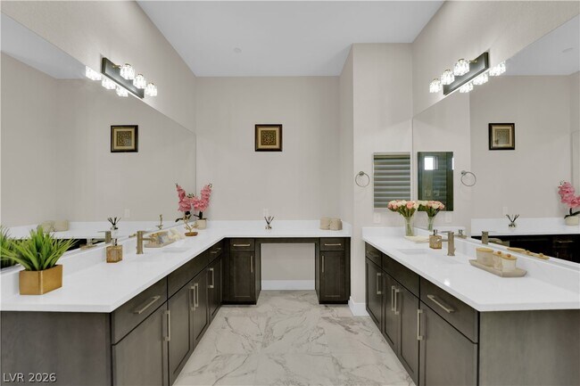 Building Photo - 10663 Stone Ledge Ave