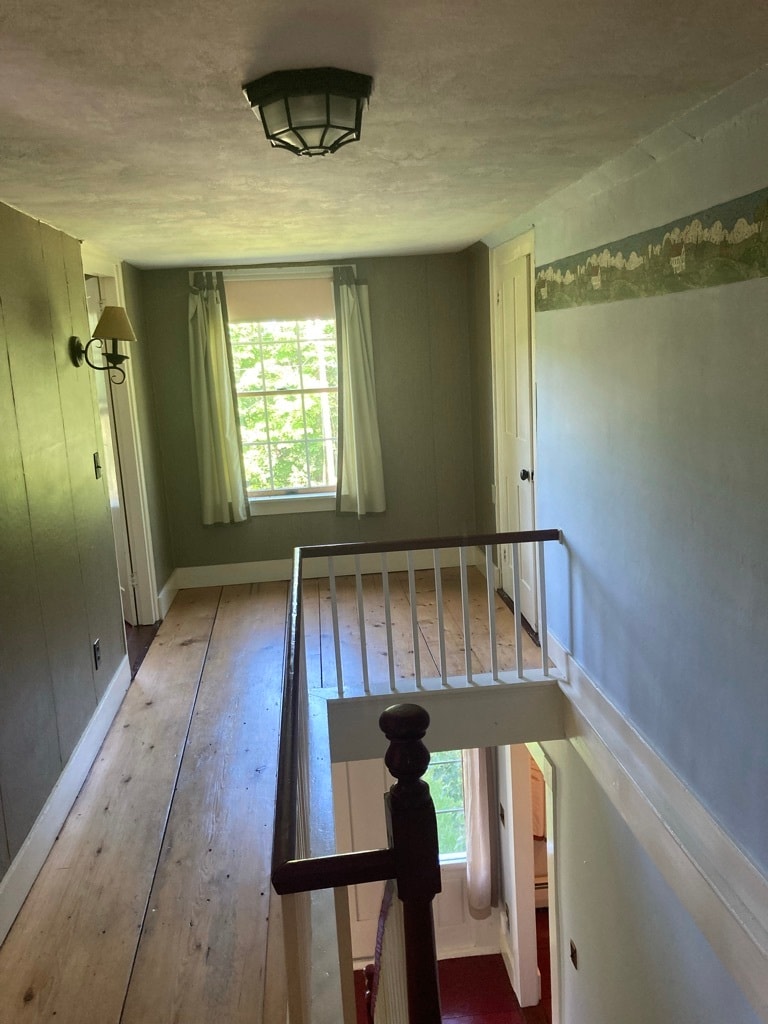 Hall Upstairs - 176 Bagley Hill Rd