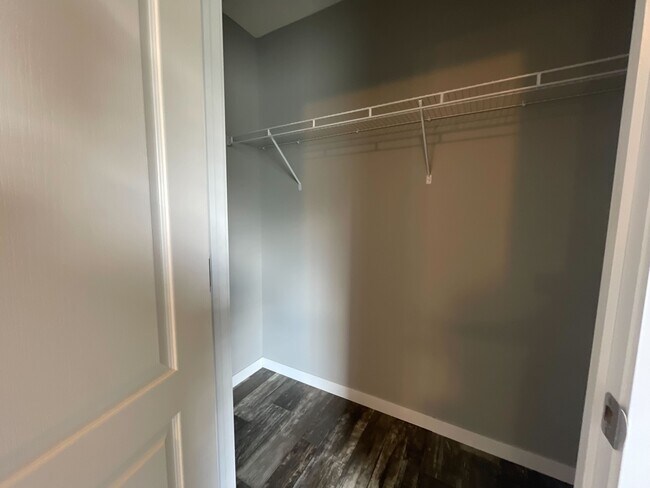 Building Photo - 38033 Ducharme Dr