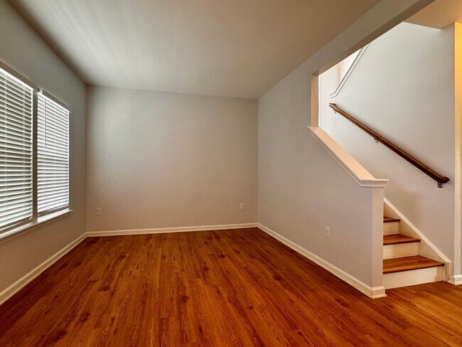 Building Photo - 145 Holly Hill Dr