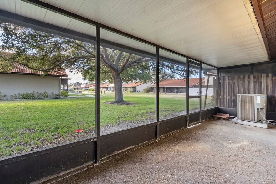 Building Photo - 7360 Ulmerton Rd