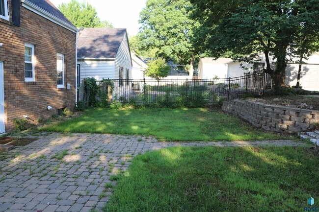 Building Photo - 620 E Wiswall Pl