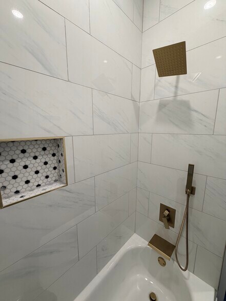 Building Photo - 1325 Kerbaugh St