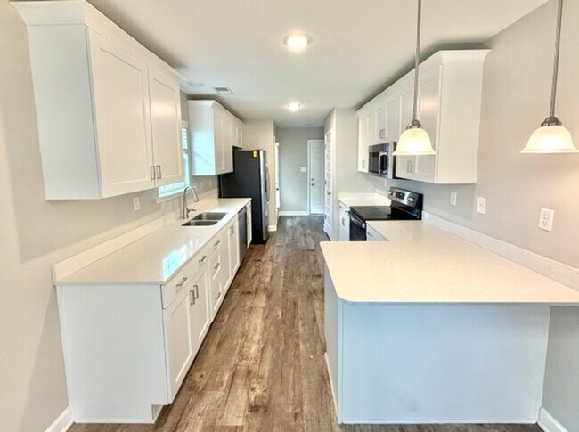 Building Photo - 8880 Kimberly Dawn Dr