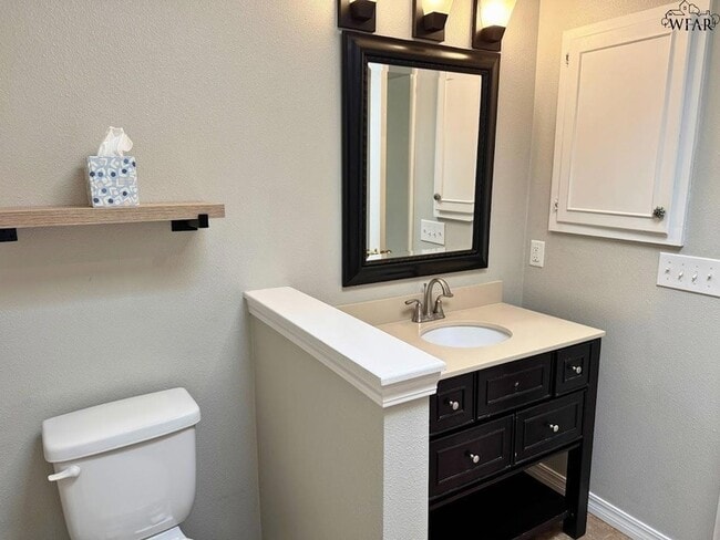 Building Photo - 1716 Victory Ave