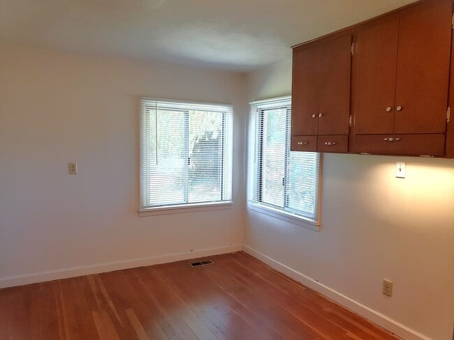 Building Photo - Unique Forest Grove Ranch with Large Backyard