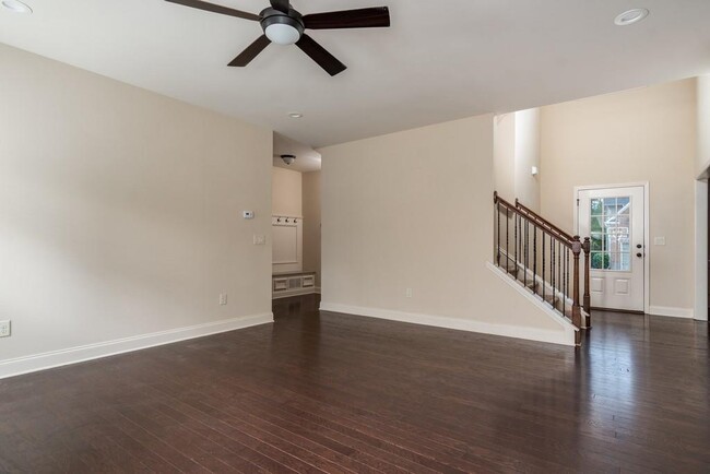 Building Photo - 307 Fieldstone Ln