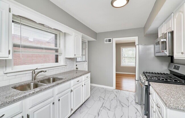 Building Photo - 7361 Melrose Ave