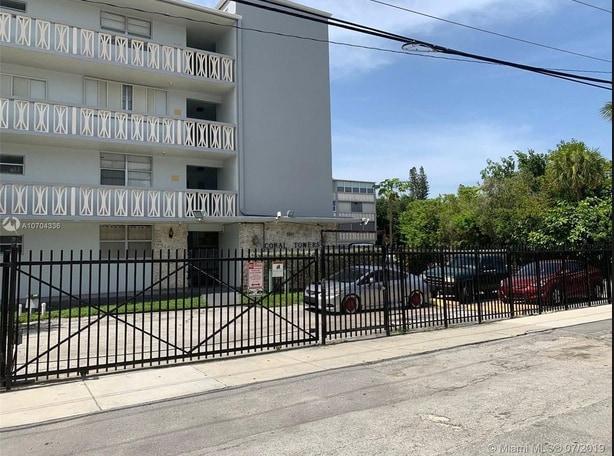 Building Photo - 1515 NE 125th Terrace