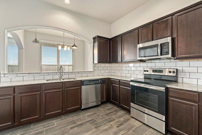 Building Photo - Creekside Curve