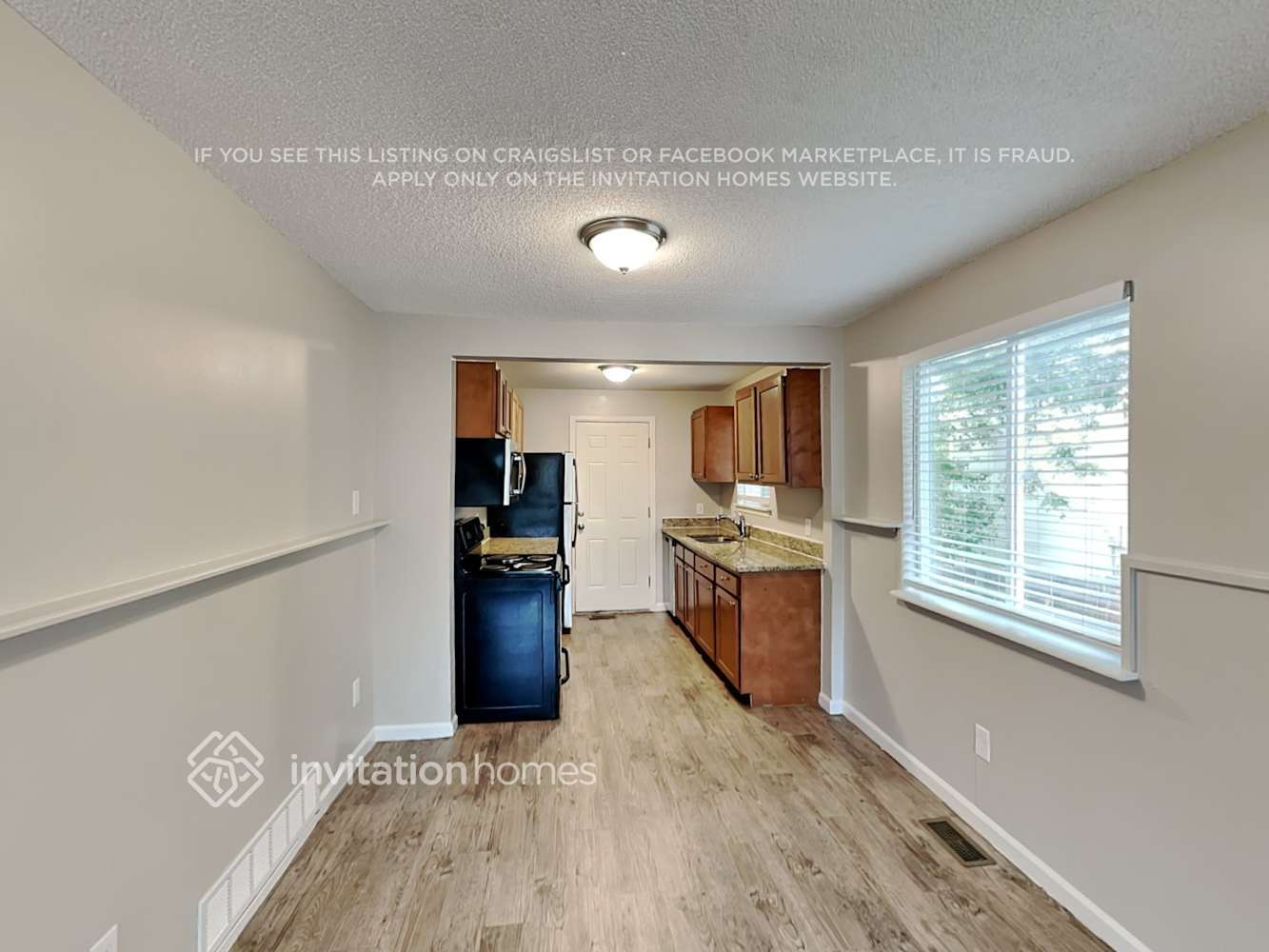 Building Photo - 17525 E Union Dr