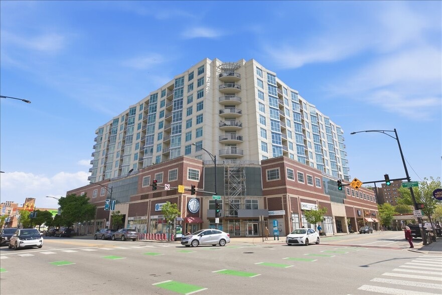 Building Photo - 1134 W Granville Ave