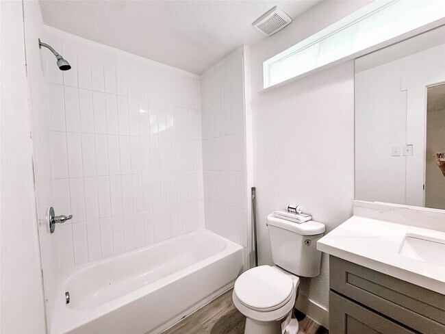 Building Photo - 12524 Pebblestone St