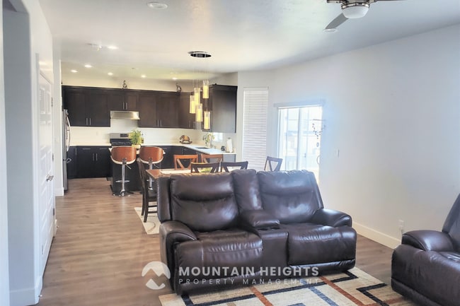 Building Photo - 3861 Spring Brook Ln