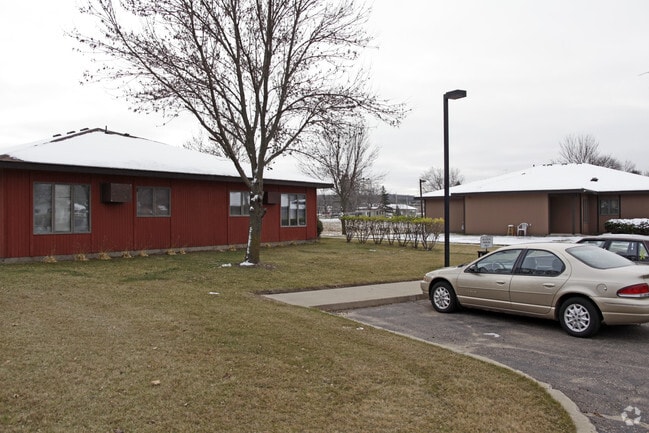 Building Photo - Golden View Apartments