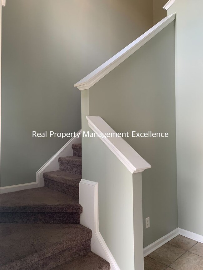 Building Photo - Lovely 2 Story Home In Raleigh, Available December 15th!