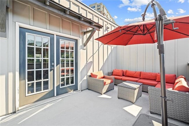 Building Photo - 1801 Huntington Hills Ln NW