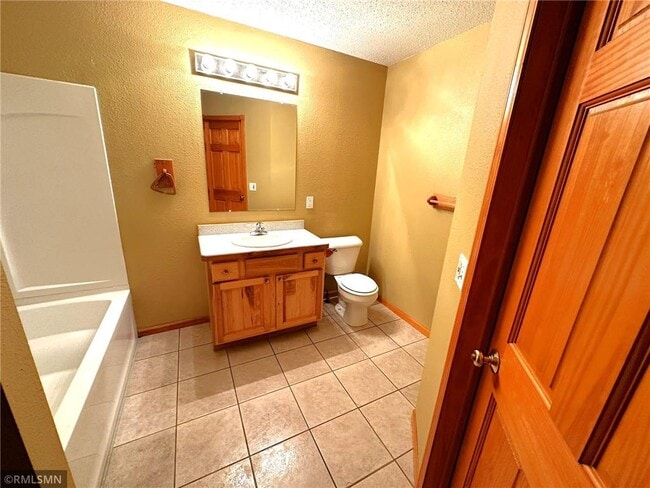 Building Photo - 1285 Pinewood Trail
