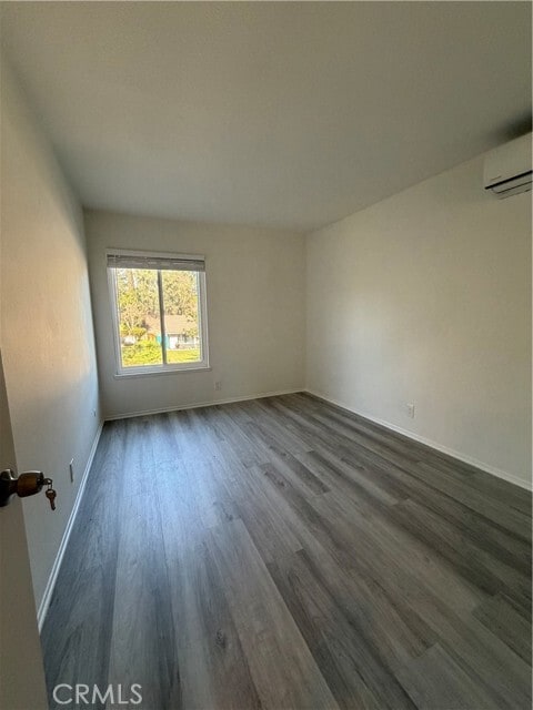 Building Photo - 2866 Treeview Pl