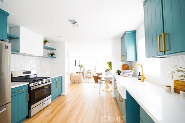 Building Photo - 3642 6th Ave