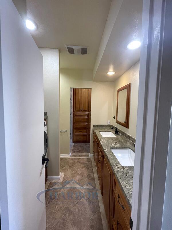 Building Photo - 356 Miraleste Dr