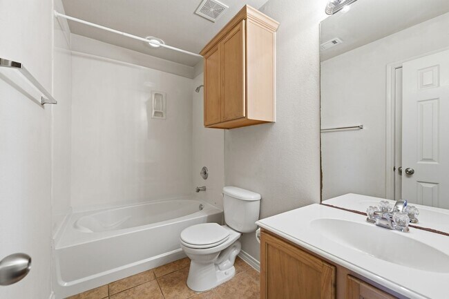 Building Photo - 7449 Danbridge Ln