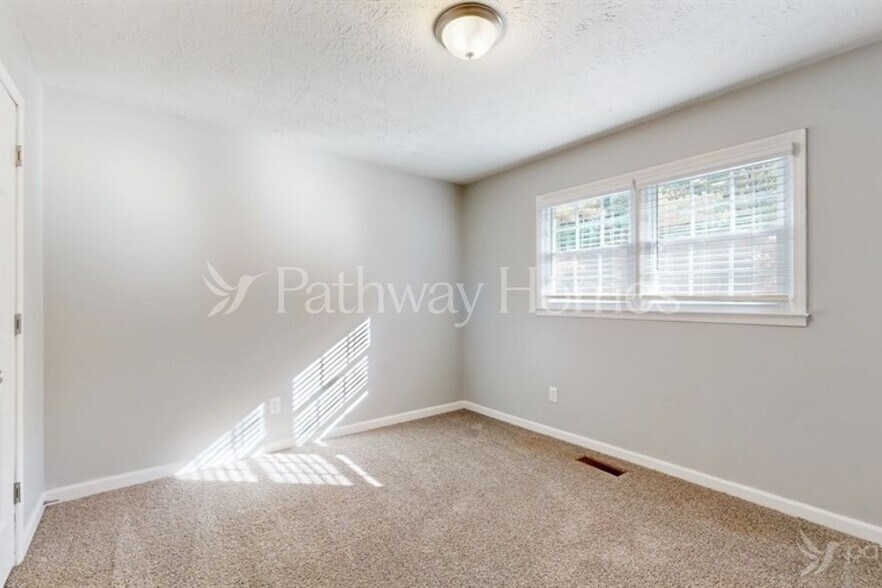 Building Photo - 3312 Ben Hill St SW