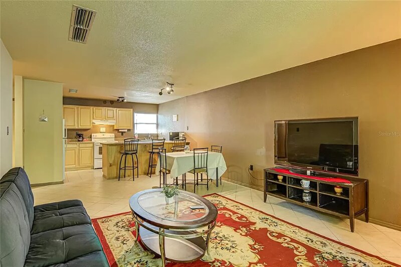 Building Photo - 2811 SW Archer Rd