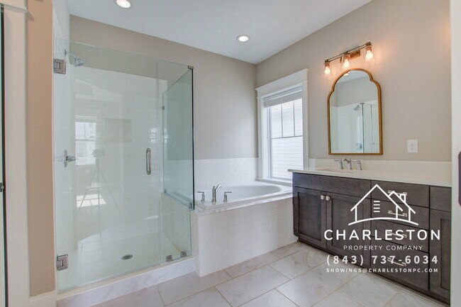 Building Photo - 1636 Juliana St