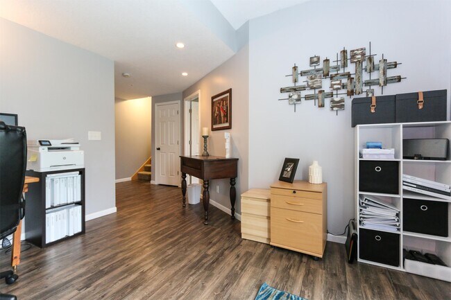 Building Photo - 1715 Fox Run