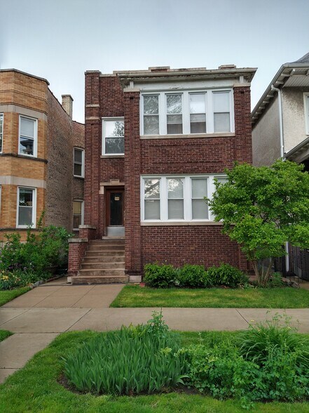 Front - 2450 W Gunnison St