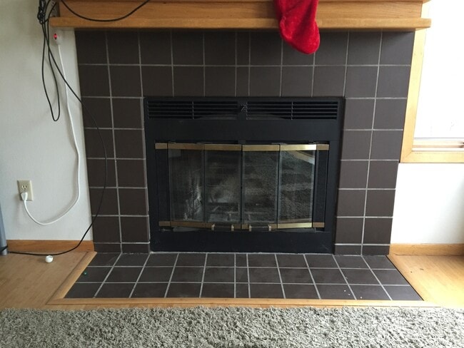 Building Photo - 5 bedroom house on the Westside - close to UIHC