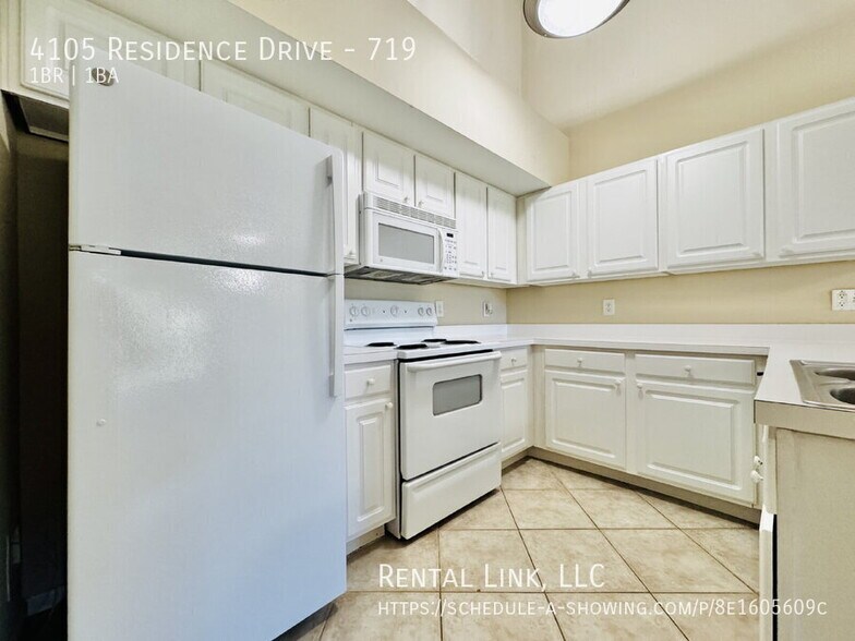 Building Photo - 4105 Residence Drive