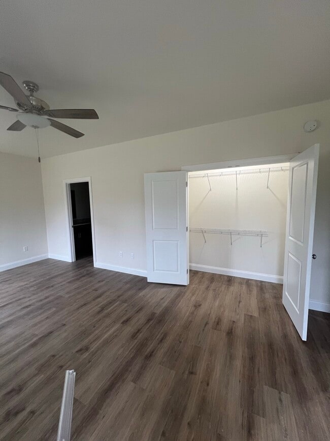 Building Photo - 08 Longbranch Dr