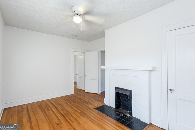 Building Photo - 1786 Center Ave