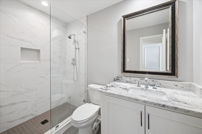 Building Photo - 2422 Nantucket Dr