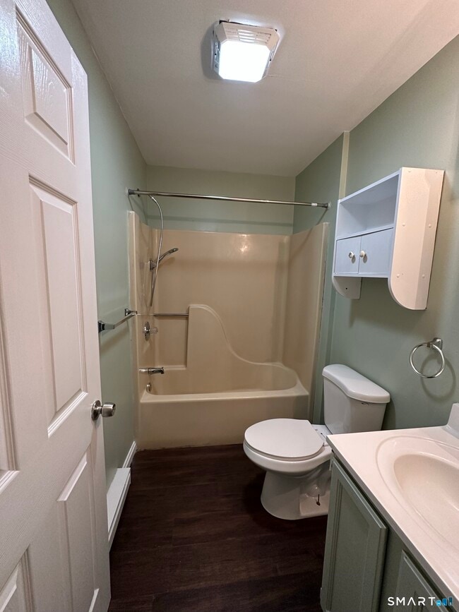 Building Photo - 138 Maple St