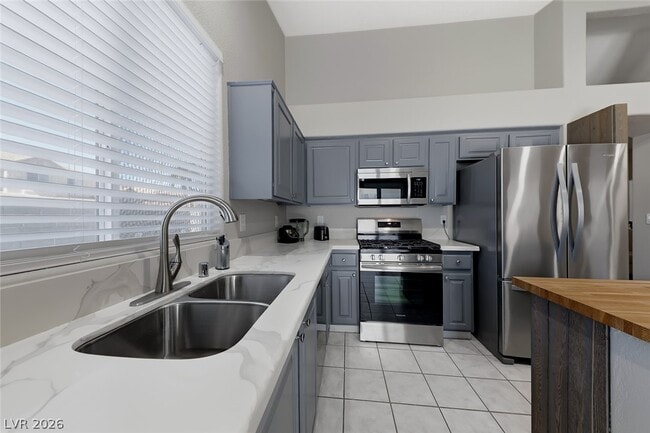 Building Photo - 833 Glitter Glen Ct