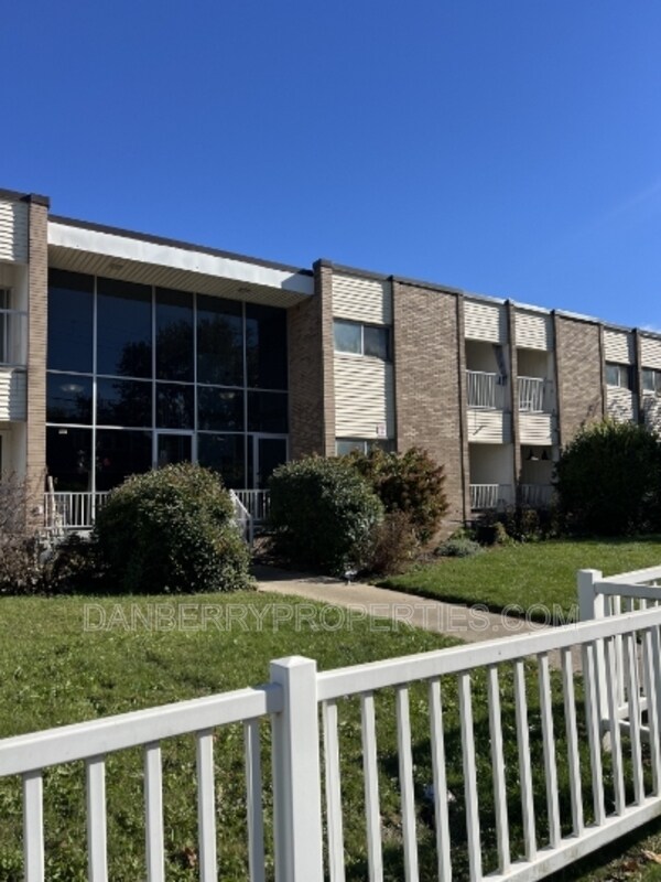 Primary Photo - 3940 Jackman Rd