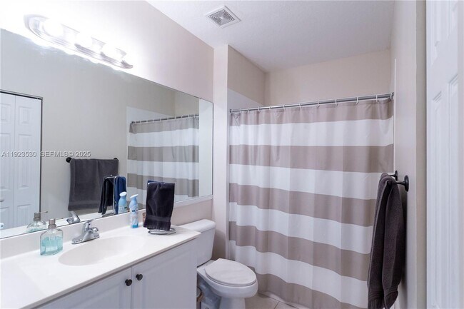 Building Photo - 4506 SW 160th Ave